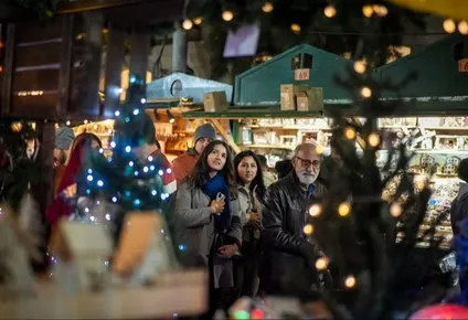 Disfruta de las luces de Navidad en la ciudad de Barcelona.