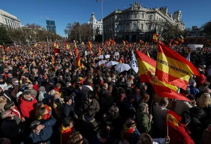 30.000 personas acudieron a la plaza de Cibeles para asistir a la protesta