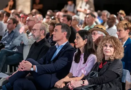 Pedro Sánchez en un acto con representantes de la cultura