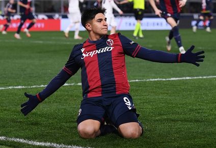 Santiago Castro, goleador del Bolonia
