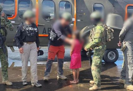 La niña fue rescatada en la frontera entre Ecuador y Perú, después de ser traficada para ser entregada a un hombre de 50 años, que fue capturado.