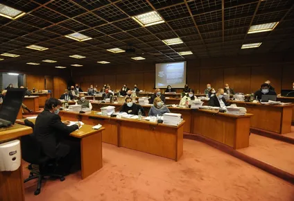diputados buscan dinero para udelar y ley de violencia de genero pero el margen es escaso
