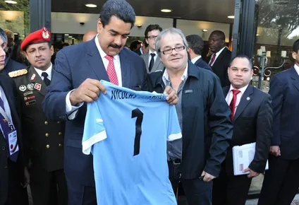 desmoronamiento de venezuela destaca el costo de la crisis