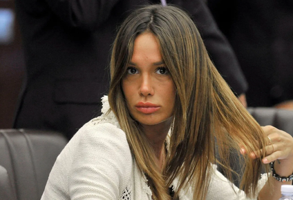 Nicole Minetti está en el centro de una nueva controversia en Italia con repercusiones en Uruguay.
