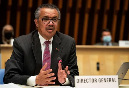 El director de la OMS fue más cauteloso que su par europeo