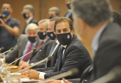 gobierno define si extiende cierre de fronteras: autorizaron ingreso excepcional a 434 personas