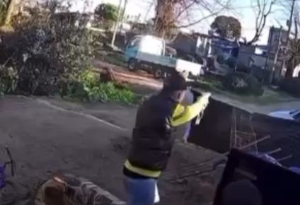 un video muestra el momento exacto en el que el policia disparo y mato a dos hinchas de nacional en toledo