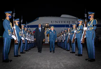 Lloyd Austin llegando a Filipinas