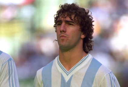 El actual DT de Colombia, Néstor Lorenzo, vistiendo la celeste y blanca.