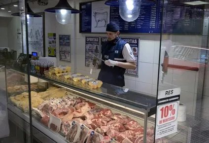 La carne argentina más barata que Uruguay y Chile pero más cara que Brasil y Paraguay