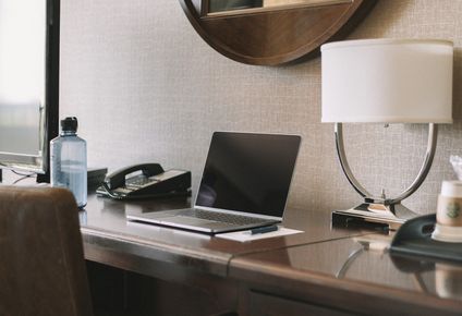 Este país de Europa ofrece empleo en el sector hotelero con sueldos de hasta 2600 euros lo que invita a emigrar a miles de españoles. &nbsp;