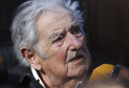 viejo de mierda, exfuncionario kirchnerista insulto a mujica luego de que criticara a cristina fernandez