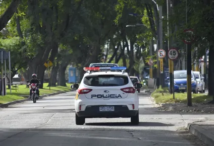 Las víctimas fueron encontradas por la niñera de la menor este domingo, luego de intentar comunicarse con la madre por varias horas sin éxito