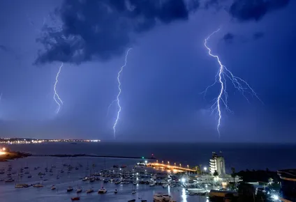 Tormenta eléctrica en el puertito del Buceo
