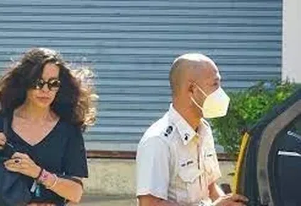 La madre de Daniel Sancho sale de la cárcel.
