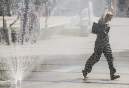 La multiplicación de las olas de calor, particularmente en Europa, es consecuencia del calentamiento global, según los científicos. (Archivo)