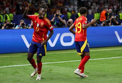 Lamine y Nico, de amigos a rivales.
