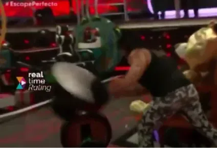 Locomotora Olivera revoleó objetos en cámara y se volvió viral por su impresionante fuerza
