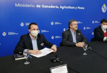 Carlos Rydstrom, Carlos María Uriarte y Pablo Lanz durante la conferencia de prensa de este jueves.