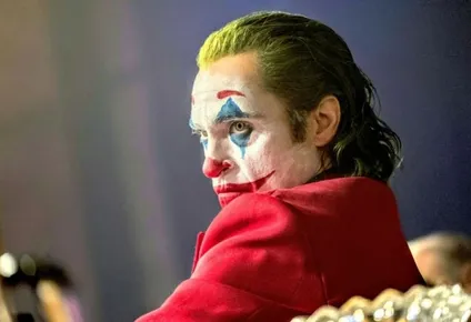 joker: por que es polemica la cancion que phoenix baila en la pelicula