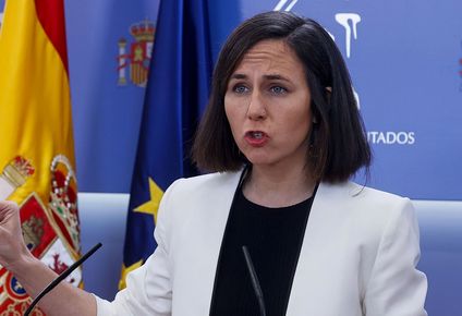 La secretaria general de Podemos, Ione Belarra, durante una rueda de prensa en el Congreso