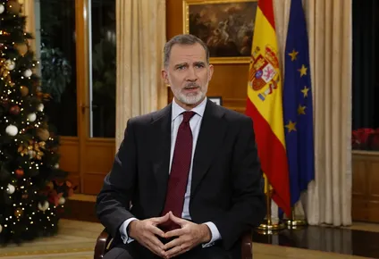 El rey Felipe VI pronuncia su tradicional discurso de Nochebuena, en el Palacio de la Zarzuela (Madrid) en 2022.