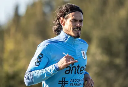 Archivo Edinson Cavani