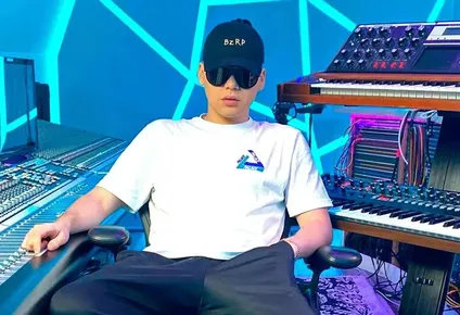 Bizarrap cambió su nombre a Bizapop