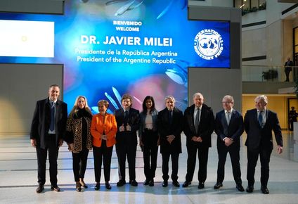 milei firmo el dnu para el acuerdo con el fmi: el congreso debera definir su validez