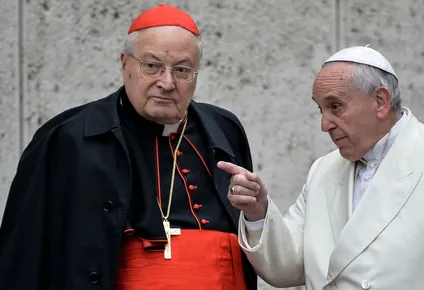 Angelo Sodano, junto al papa Francisco.