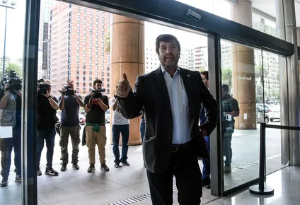 Fernando Pereira entrando a Torre Ejecutiva. Archivo