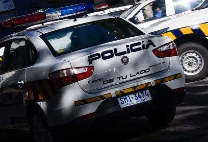 encontraron a un hombre muerto dentro de un auto incendiado