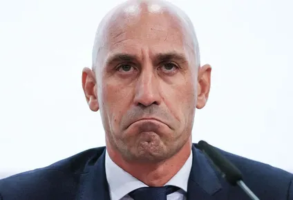 Rubiales pide al juez que archive la causa por el beso a Hermoso.