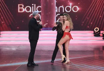 Millet Figueroa acapara la atención de Tinelli cada vez que baila.