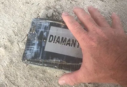 huracan dorian: aparecio un paquete con cocaina en una playa de florida