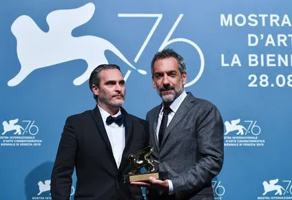 la historia de el guason consiguio el leon de oro en venecia