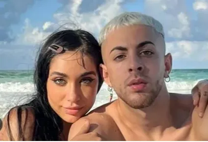 María Becerra y su novio