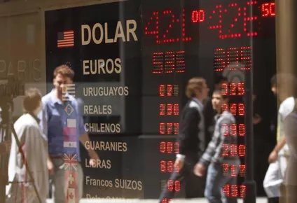 el dolar sube $ 0,70 en argentina con debut en el banco central