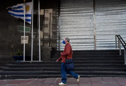 nueva ola de covid-19 en uruguay: hay mas contagios pero son menos graves
