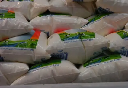 La mayor parte del plantel de trabajadores de envasado de leche fresca se encuentra en cuarentena por covid-19.