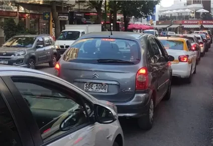 calle 21 de setiembre: municipio propuso trasladar paradas de omnibus y taxis