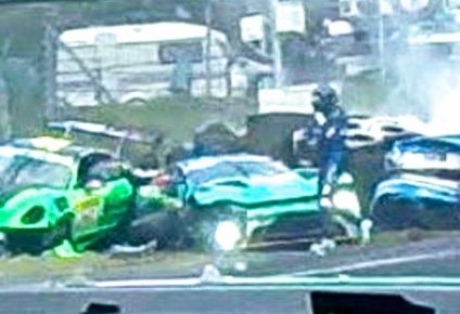 El múltiple accidente en Nürburgring en el que murió el finlandés Juha Miettinen&nbsp;