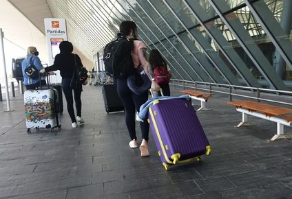 mascarillas obligatorias en espana | ¿que pasa con los turistas y vuelos a europa?