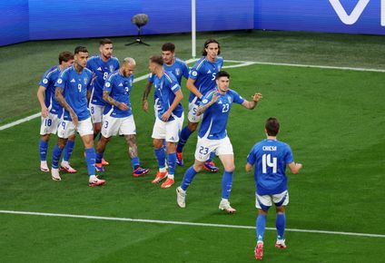 La selección italiana gana en su debut.
