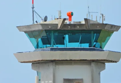 El avión debía haber aterrizado a las 13:30
