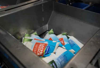 se normaliza distribucion de leche fresca, pero el conflicto sigue latente