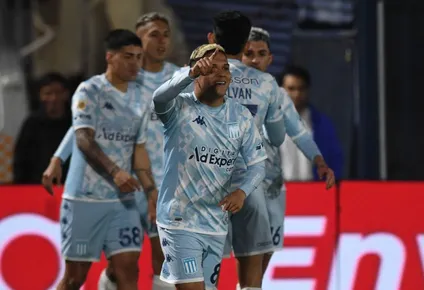 Juafer Quinteros abrió el marcador para Racing a te tihre