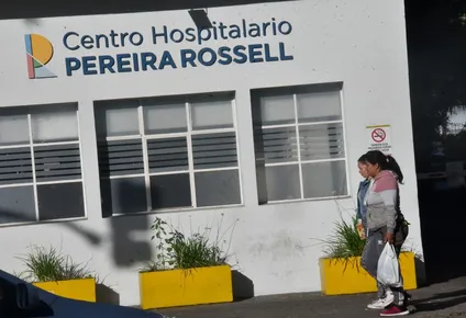 investigan maltrato familiar a dos bebes en el pereira rossell y medica uruguaya